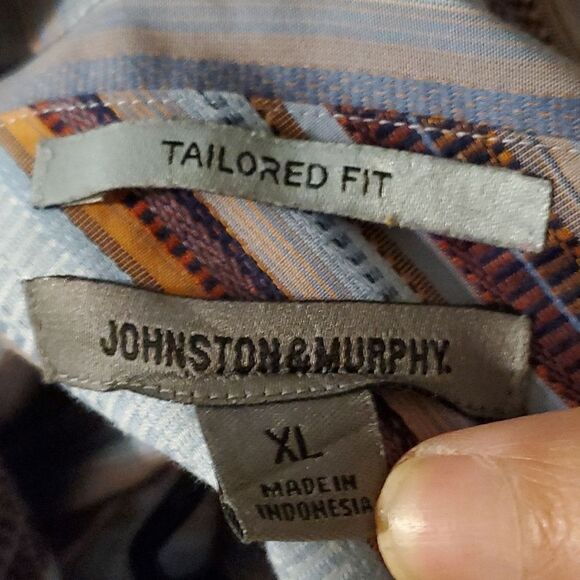 Johnston and Murphy Tailored fit 100% cotton button up shirt - Picture 2 of 7